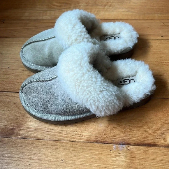 UGG Girl’s Cozy Iil Slipper Little Kids Size 10 - Picture 2 of 7